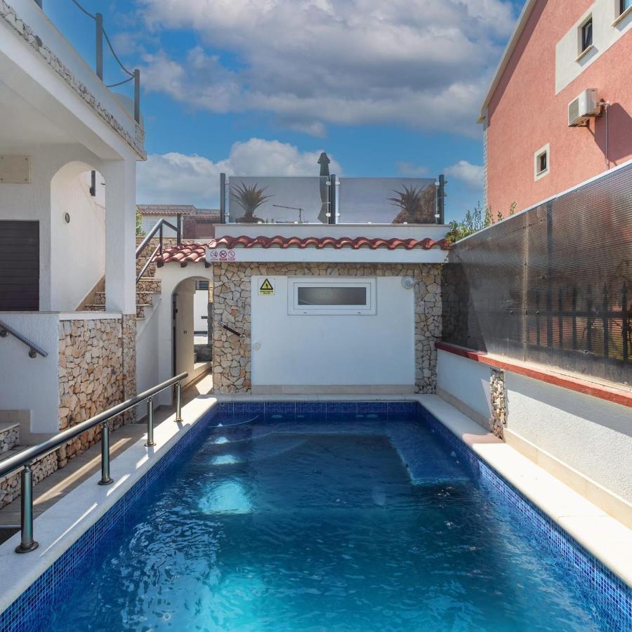 Holiday House Iva Slatine Ngoại thất bức ảnh